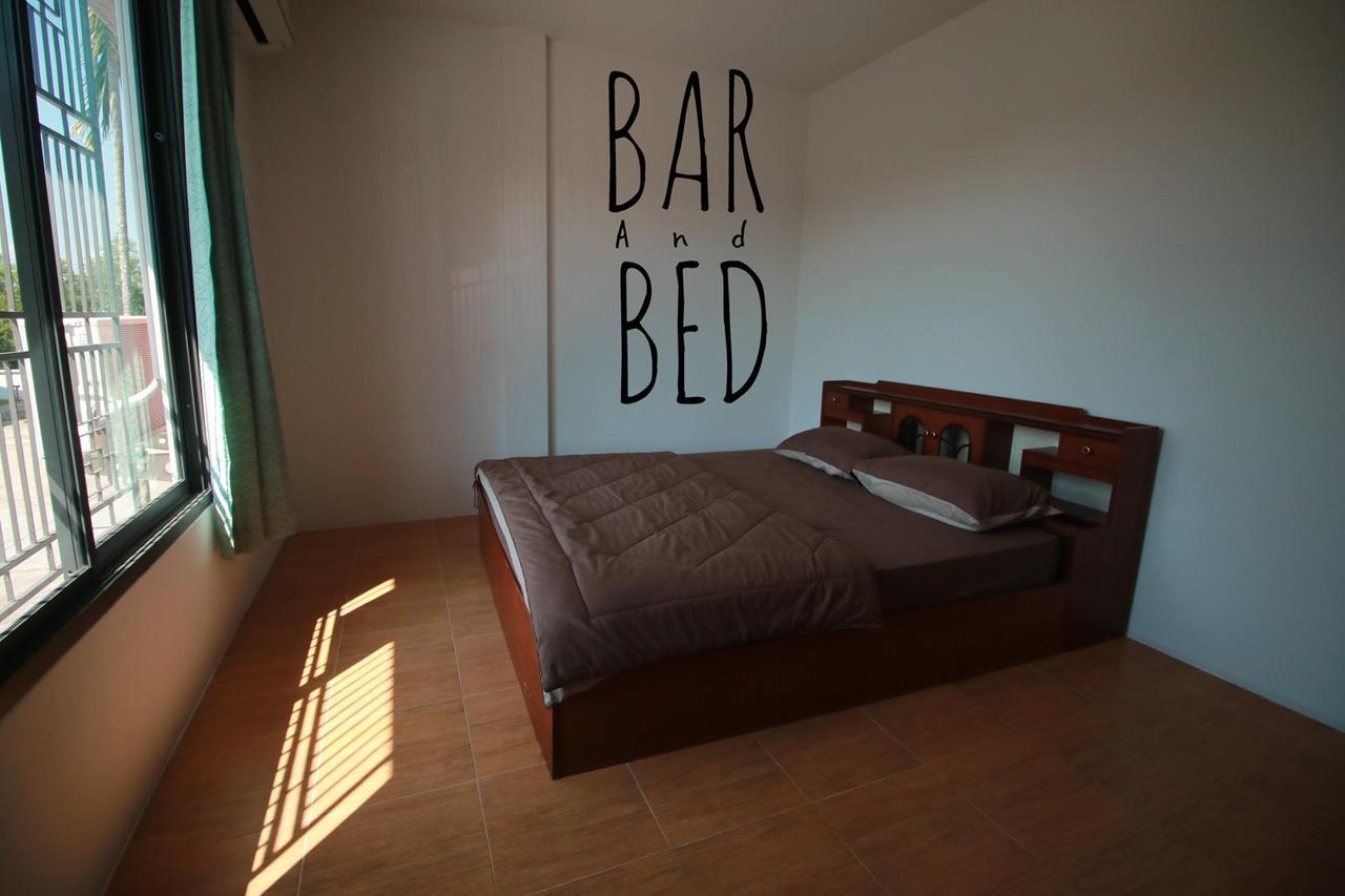 スラート・ターニー Barandbed Urtホステル エクステリア 写真