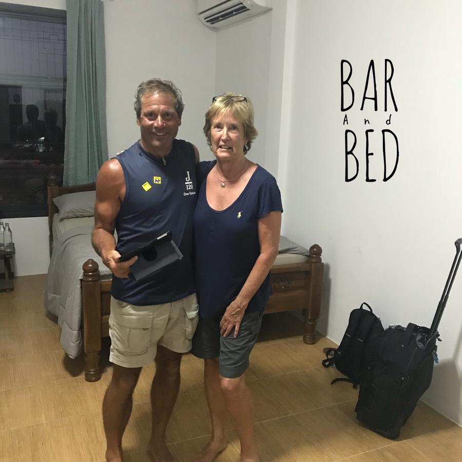 スラート・ターニー Barandbed Urtホステル エクステリア 写真