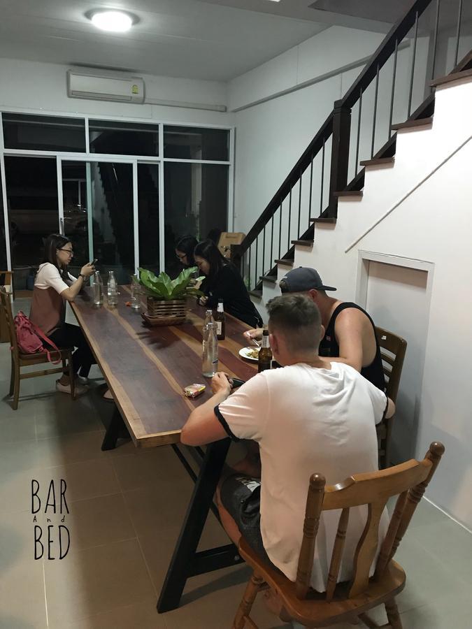 スラート・ターニー Barandbed Urtホステル エクステリア 写真