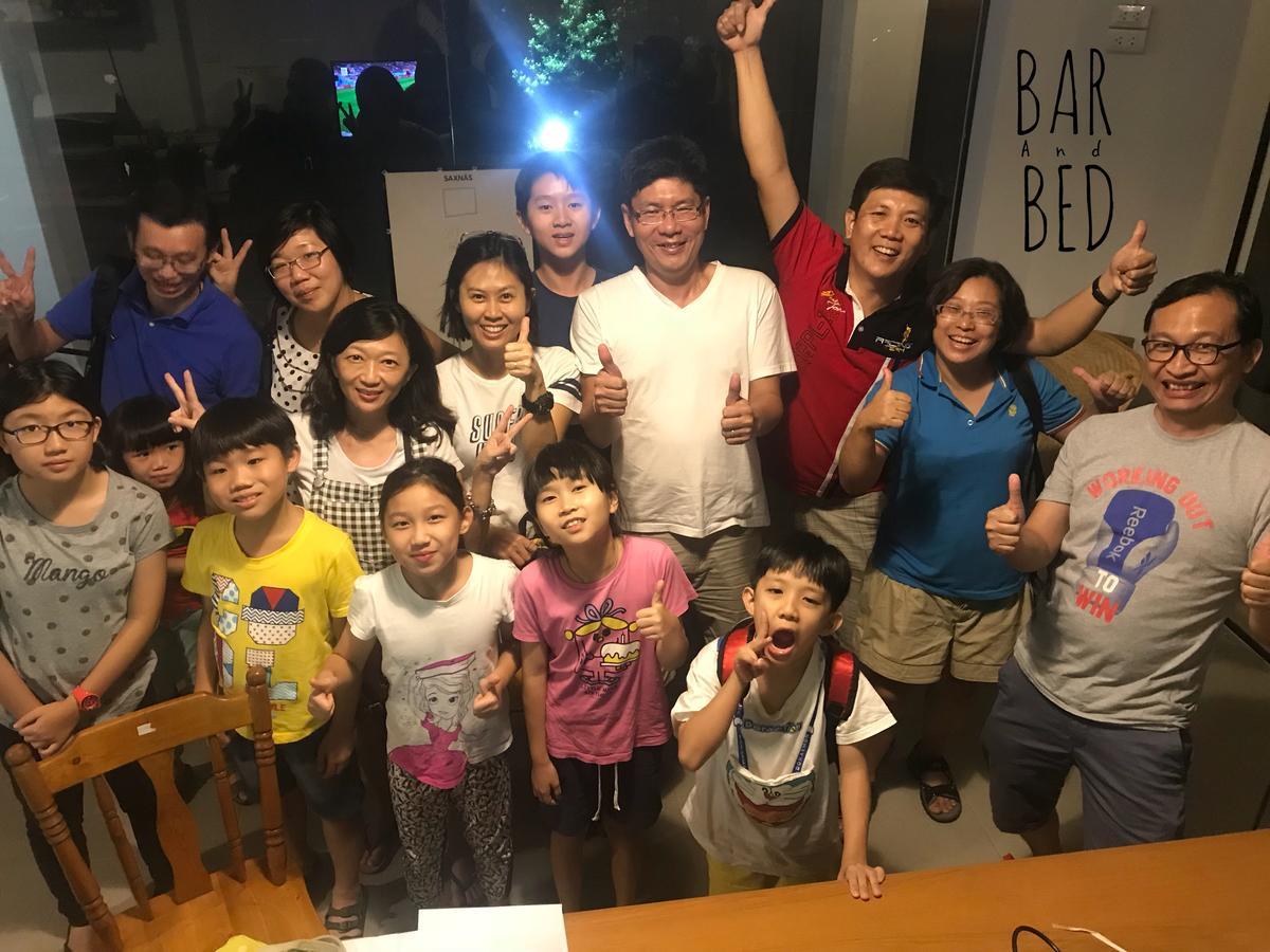 スラート・ターニー Barandbed Urtホステル エクステリア 写真