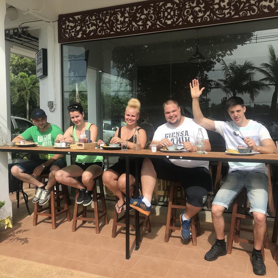 スラート・ターニー Barandbed Urtホステル エクステリア 写真